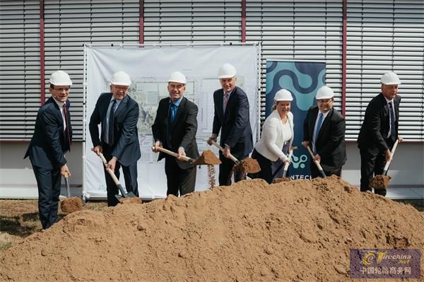 6月7日，米其林集团首席执行官孟立国（左四）在德国班贝格市正式为“清洁技术创新园”奠基.jpg