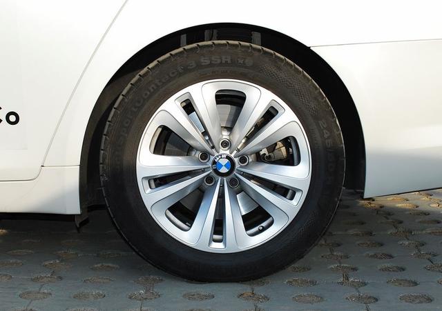 宝马豪车不配备胎太小气？