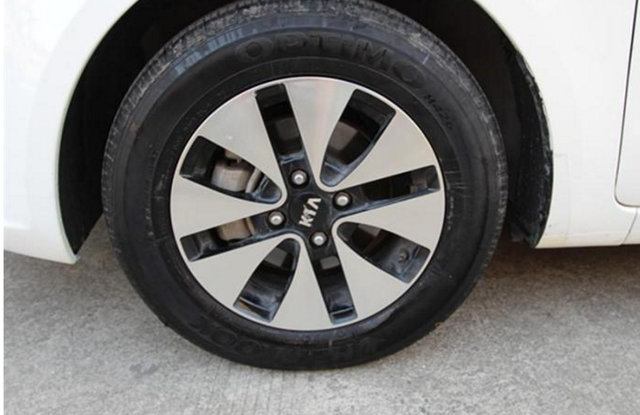 开车时，胎压高点好还是低点好？不想高油耗就这么做