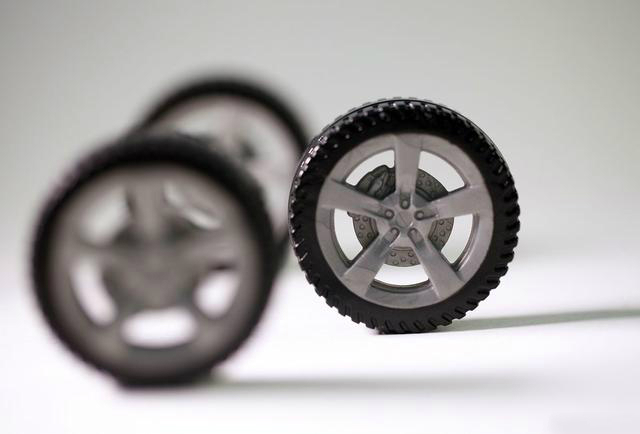 购车小窍门｜家庭用车，宽轮胎和窄轮胎哪个更合适？