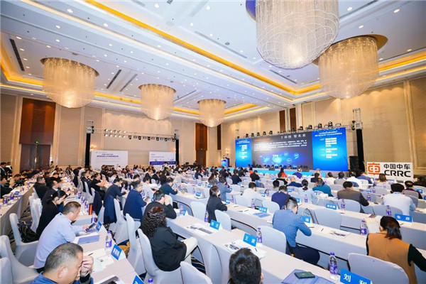 正新携智能轮胎CR105出席峰会，让城市客运更安全可靠