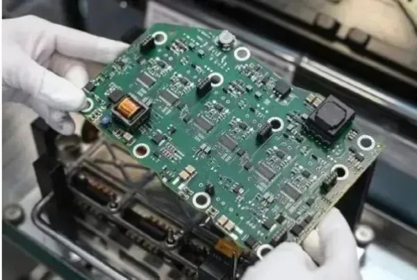 【轮胎周报】赛轮液体黄金卡车轮胎启程高原；双控下炭黑、轮胎企业发布涨价函；多家轮胎企业上榜中国500强；缺芯升级轮胎减产