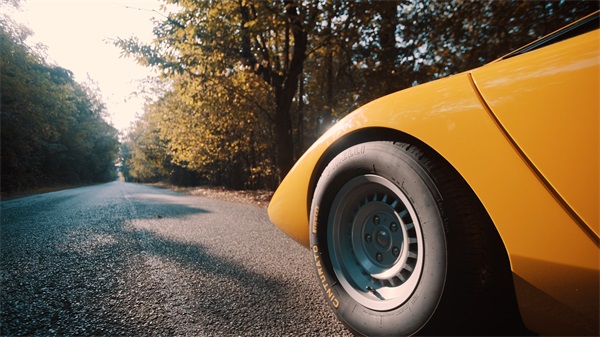 倍耐力时隔50年复刻Cinturato CN12