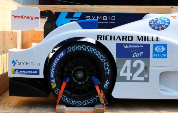 新品首发，亚洲首秀，米其林轮胎隆重亮相第四届进博会