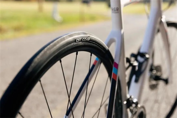 正新自行车胎高级品系列——公路车胎产品C1808、C1406，一起解锁专业骑行