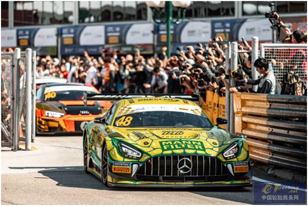 马谢罗和布朗宁驾驭倍耐力P Zero轮胎驰骋澳门街道赛道