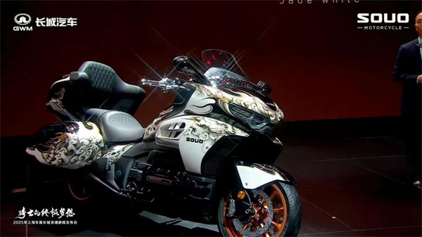 定义国产豪华摩托新标杆，正新轮胎携手长城灵魂S2000登陆上海车展