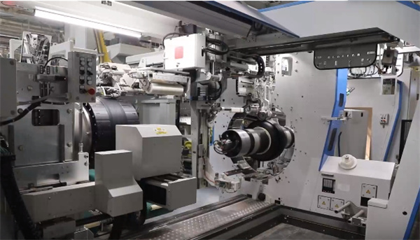 【轮胎周报】玲珑轮胎配套获新认证；途虎官宣韩寒为形象大使；三角轮胎亮相国际汽配展；赛轮收购普利司通工厂；山东轮胎加速出海